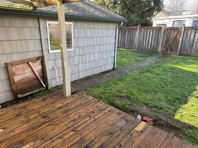 Building Photo - Great single level Home