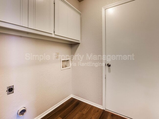 Building Photo - 1710 Hillcrest Dr