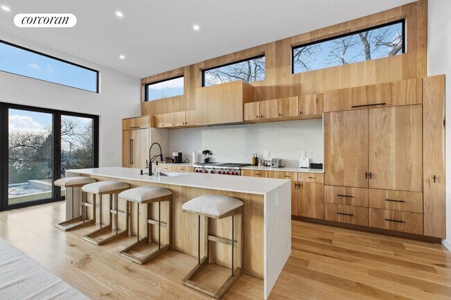 Building Photo - 21 S Edin St