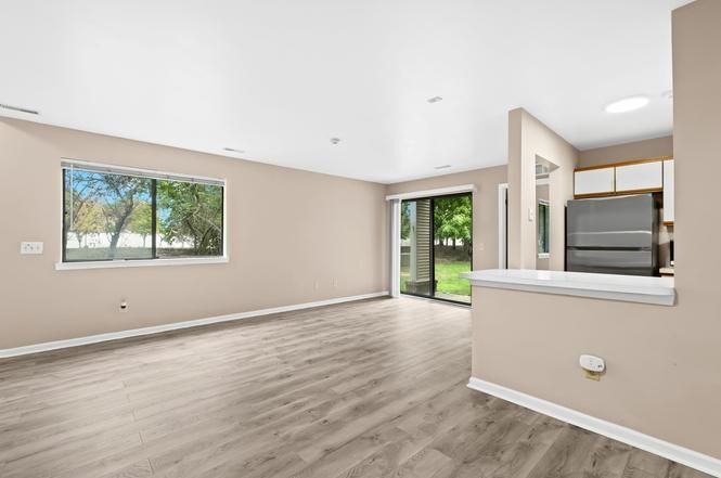 Building Photo - 42453 Lilley Pointe Dr