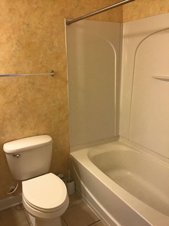 Building Photo - 1st Floor 2 Bedroom Condo in Berkshire Forest