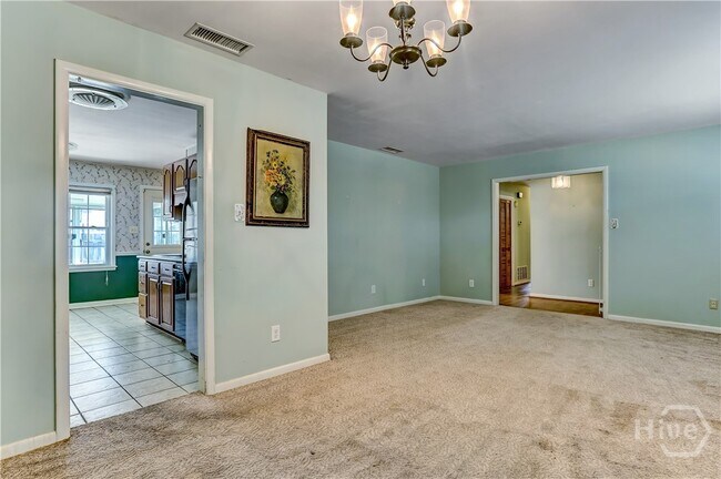 Building Photo - 4 Cottingham Dr