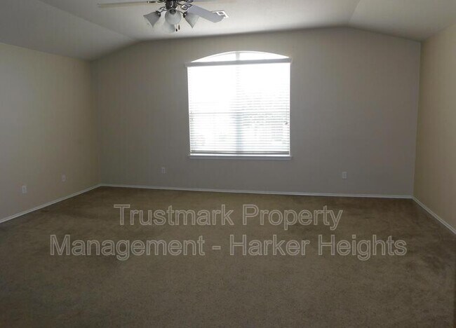 Building Photo - 6202 Suellen Ln