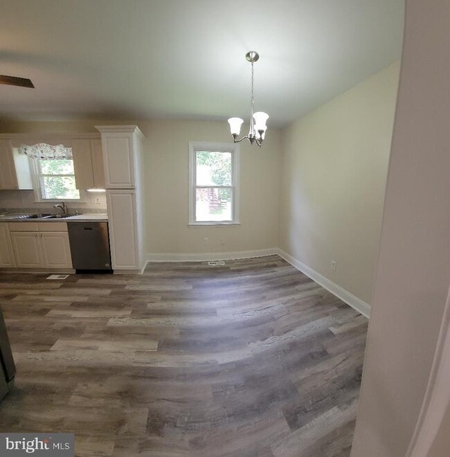 Building Photo - 601 Perry Dr