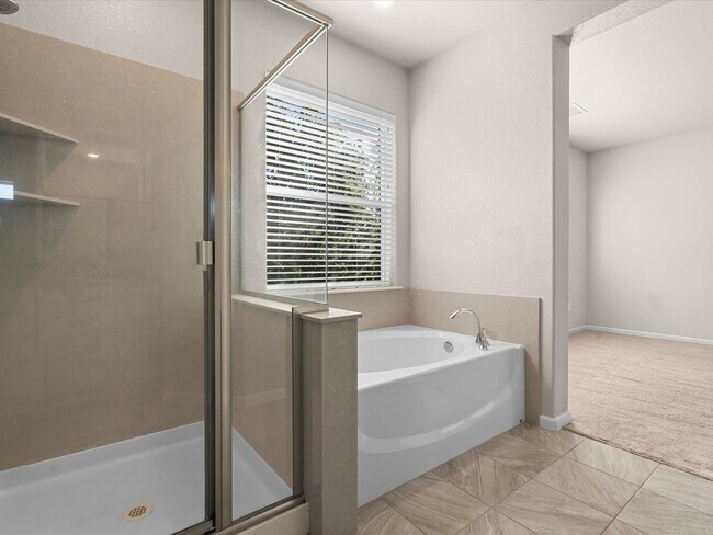 Building Photo - Move in Ready in the Heart of Reno