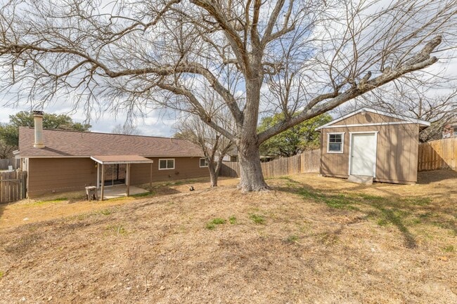 Building Photo - 5718 Champions Hill Dr