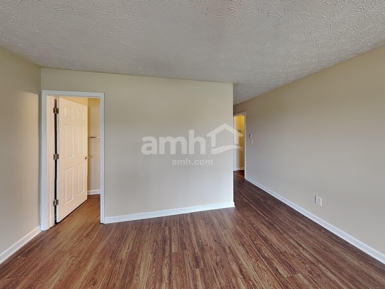 Building Photo - 186 Dean Way