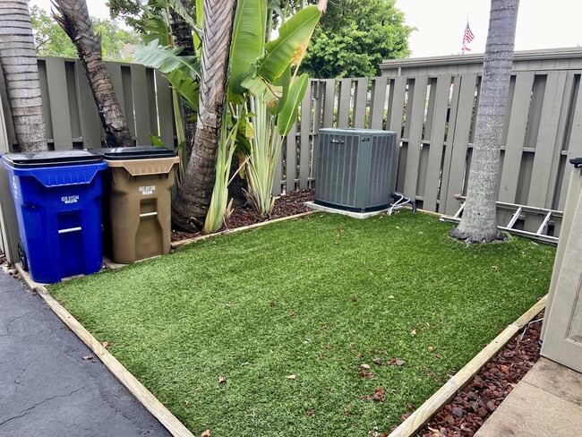 Building Photo - 320 Deer Creek Wildwood Ln E