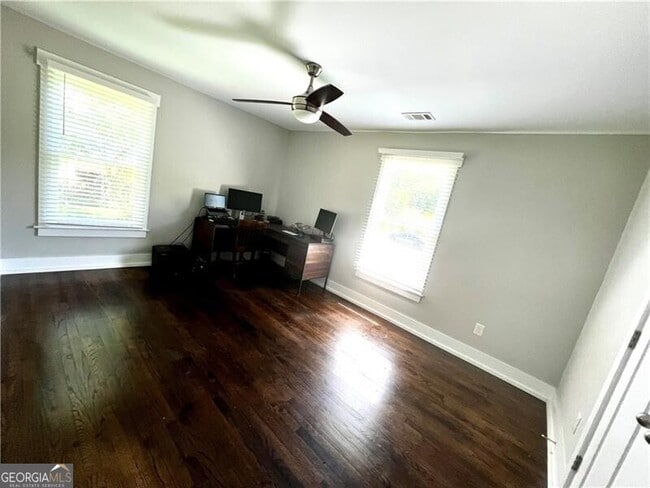 Building Photo - 1611 Wellswood Dr SE