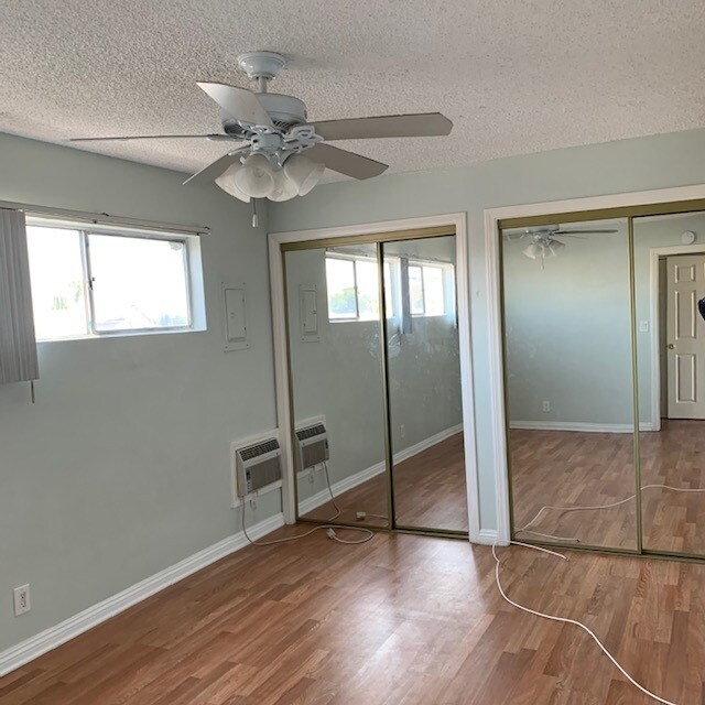 Large One bedroom - 841 N Orange St