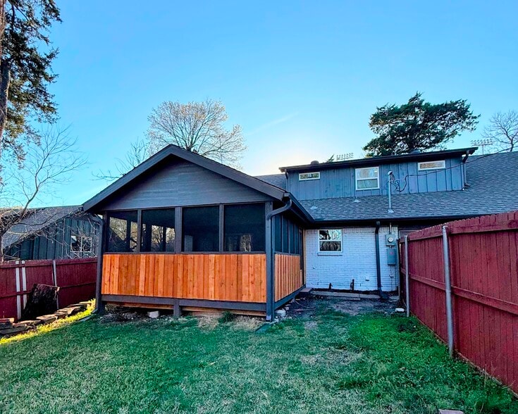 Screened porch - 4028 Treeline Dr