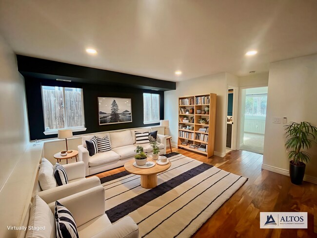 Building Photo - Beautifully Renovated 4-Bedroom Home in Canterberry Crossing