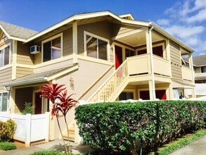 Building Photo - 2 bed 1 Bath / Private courtyard / 2 tande...