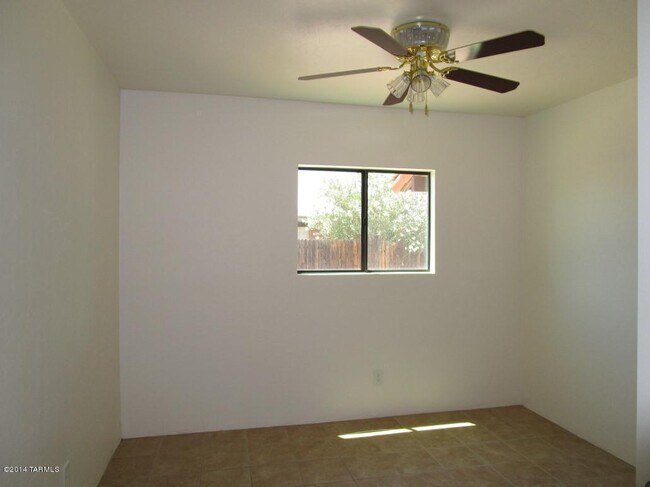 Building Photo - One Bedroom Townhome