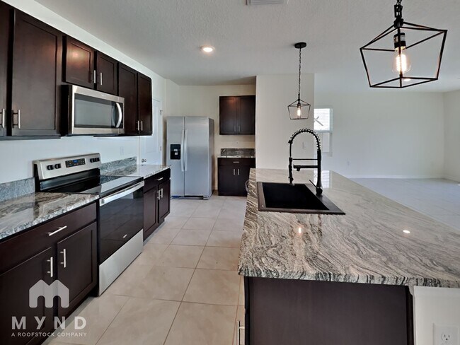 Building Photo - 33996 Jasper Stone Dr