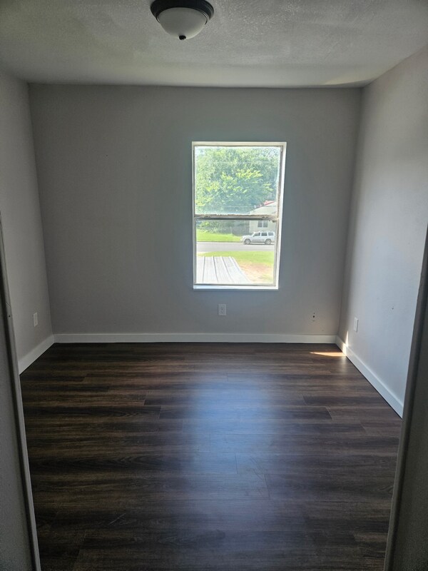 Building Photo - 802 Abney Ave