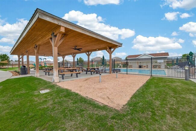Building Photo - 40347 Blossom Vly Ln