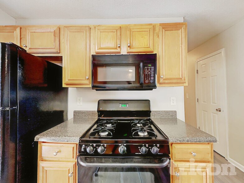 Building Photo - 205 Oak Terrace Dr