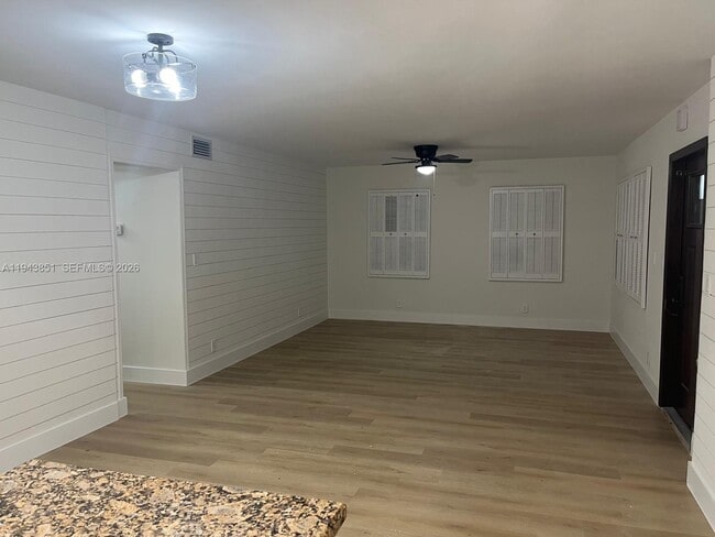 Building Photo - 6330 SW 34th St