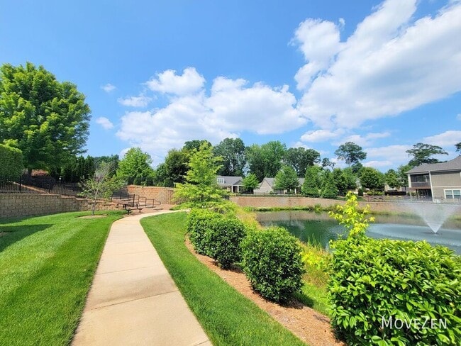 Building Photo - 8011 Parknoll Dr