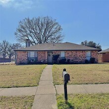 Building Photo - 1122 Pyramid Dr