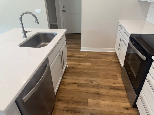 Building Photo - New 4 Bedroom | 2.5 Bath | Scenic Views | ...