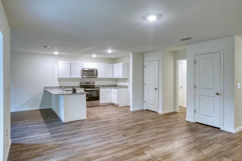 Building Photo - 28118 Pasadena Dr