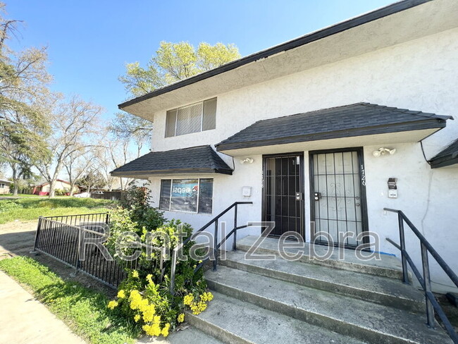 Building Photo - 1728 I St