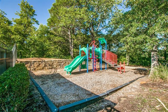 Building Photo - 3825 Miramar Dr