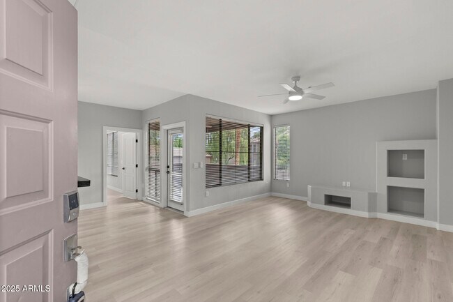 Building Photo - 11680 E Sahuaro Dr