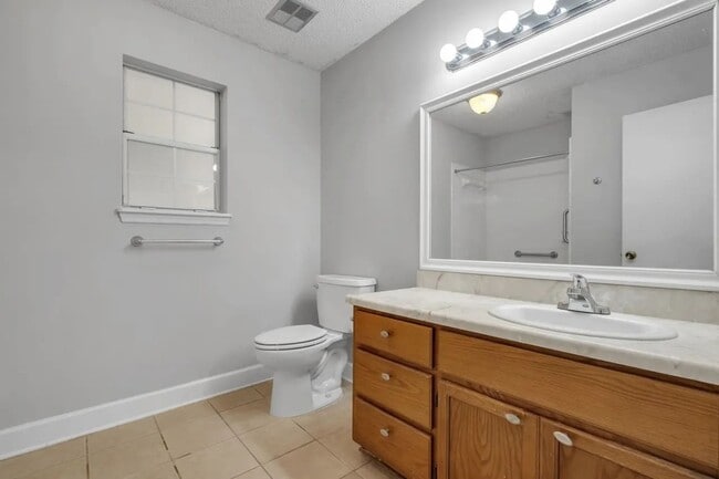 Building Photo - Benchmark Trace