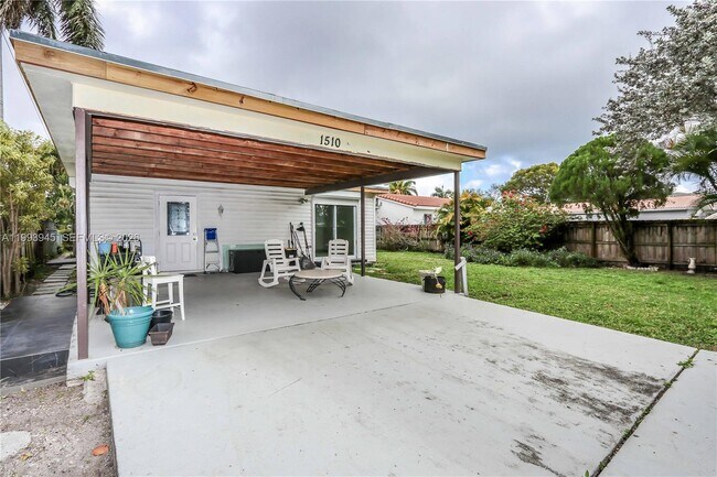 Building Photo - 1510 Hayes St