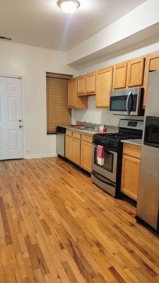 Building Photo - 4053 S Calumet Ave