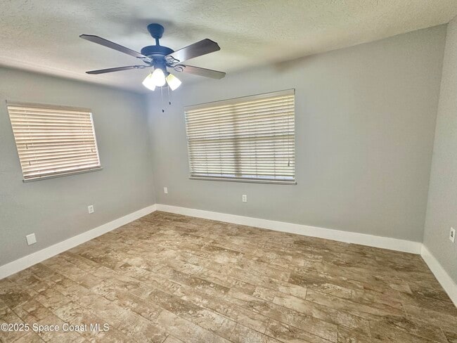 Building Photo - 2130 Garnet Ct