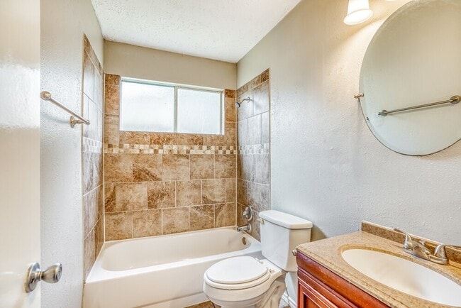 Building Photo - 15238 Bedford Glen Dr