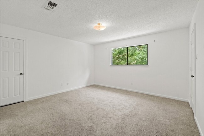 Building Photo - 1714 Plantation Dr