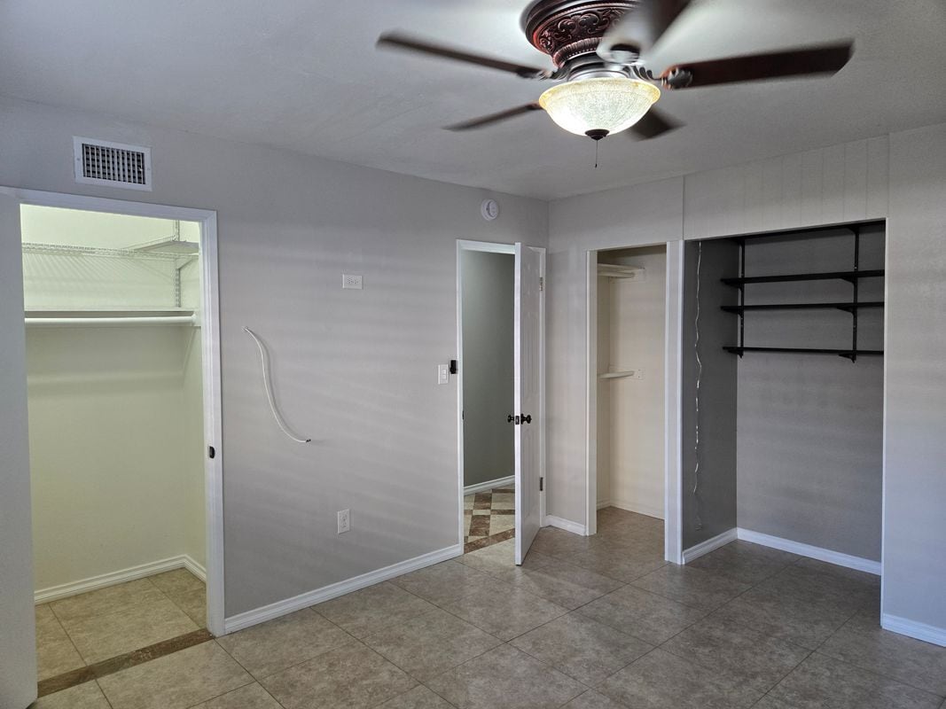 Building Photo - 2504 N Bourbon St