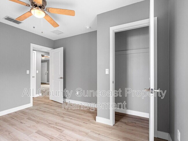 Building Photo - 540 80th Ave