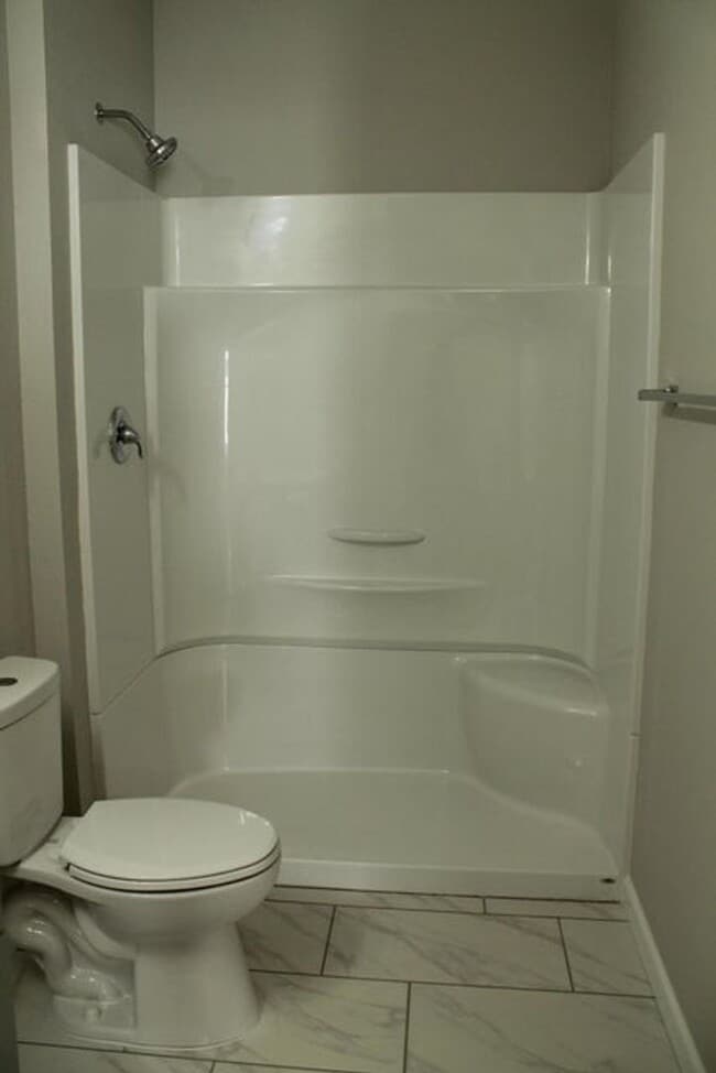 Building Photo - Modern Elegance Meets Comfort – Fully Remo...