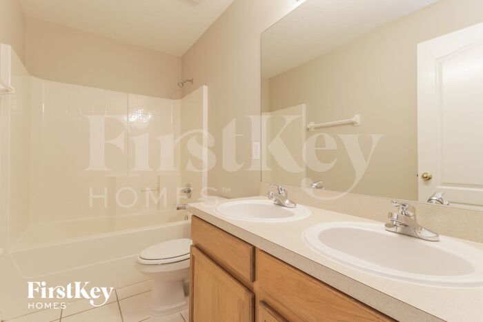 Building Photo - 657 Winding Lake Dr