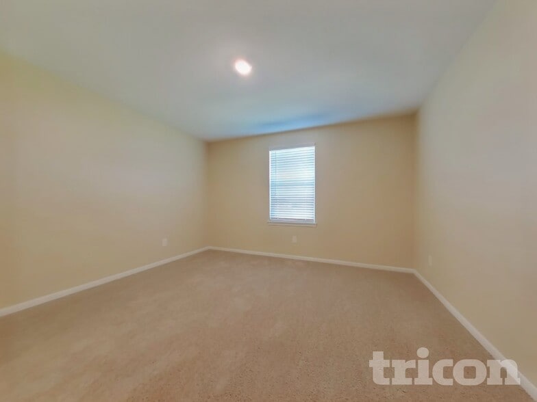 Building Photo - 401 Palomino Stand Dr