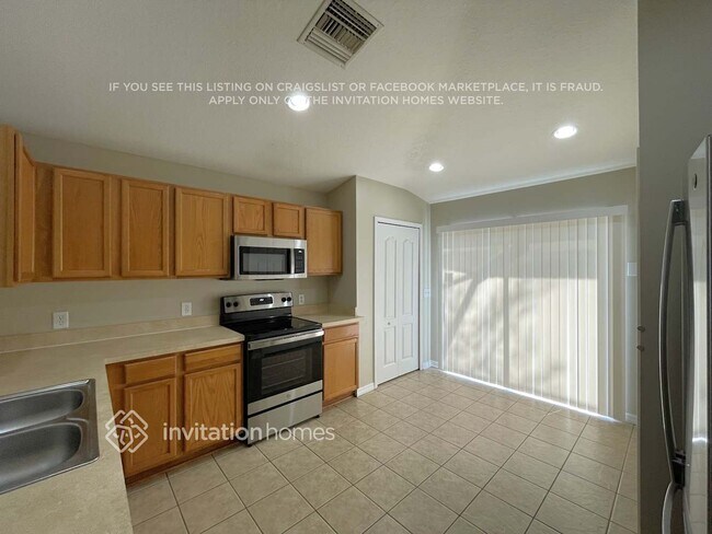 Building Photo - 15750 Greyrock Dr