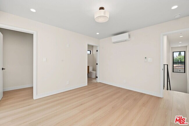 Building Photo - 5841 Whitworth Dr