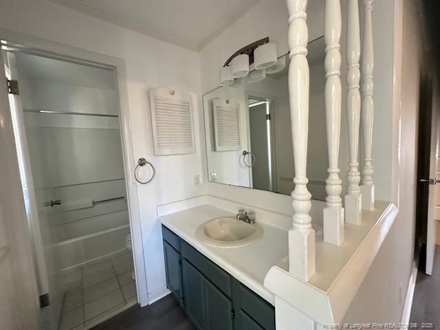 Building Photo - 6036 Lakeway Dr