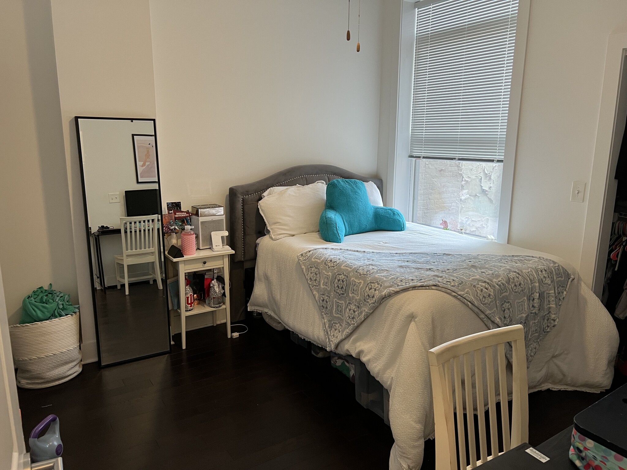 Primary Bed - 161 W Schiller St