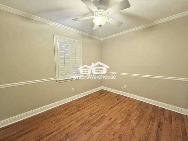 Building Photo - Beautiful home in well established neighbo...