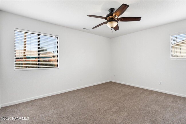 Building Photo - 3795 N Navajo Dr