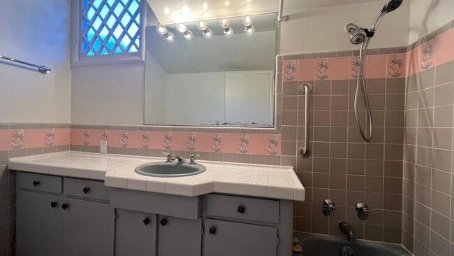 Building Photo - Mid-Century homes Rarely Available with Expansive Bay Views