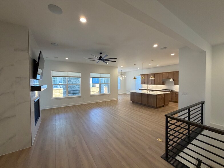 Building Photo - 4383 Shivaree St