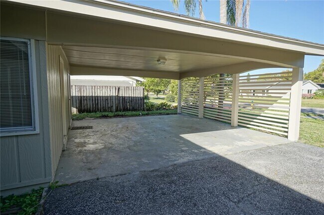 Building Photo - 10411 Butia Pl